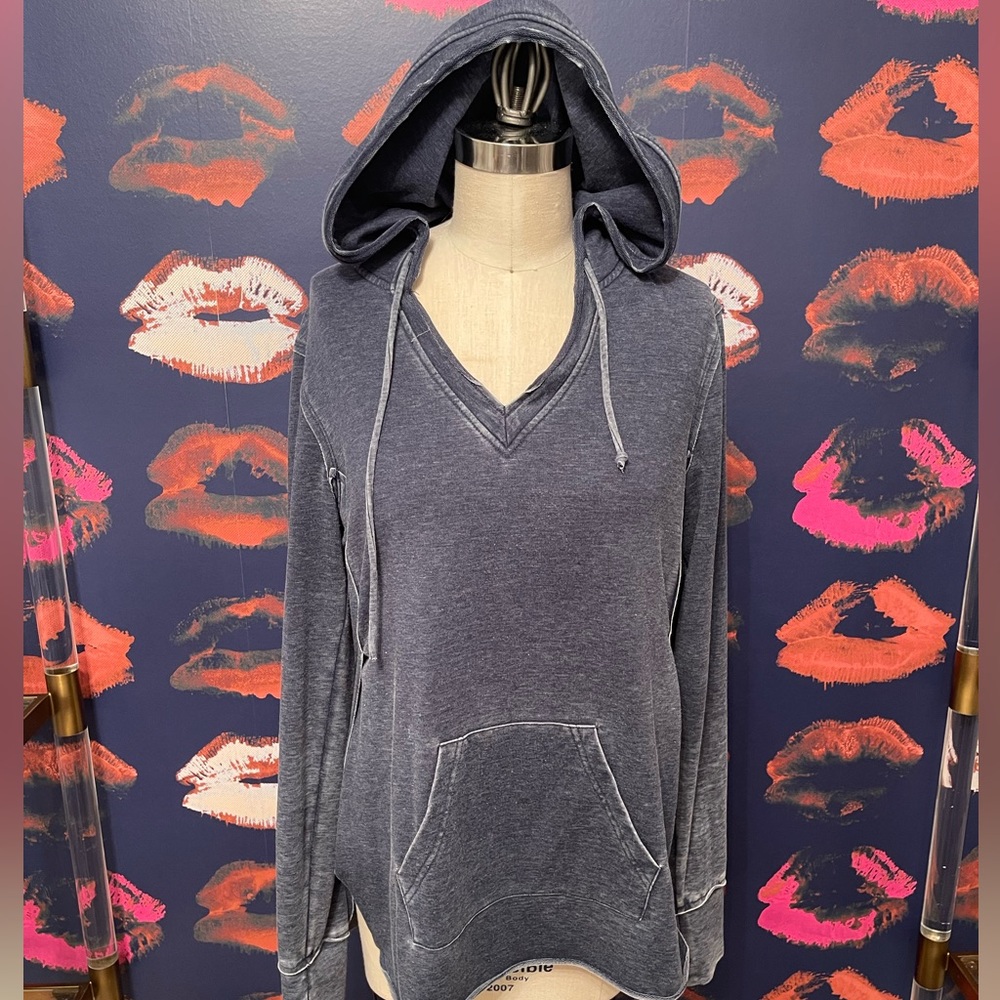 Best throw on sweater ever - COMFORTABLE and trendy